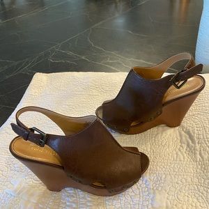 Nine West brown wedges